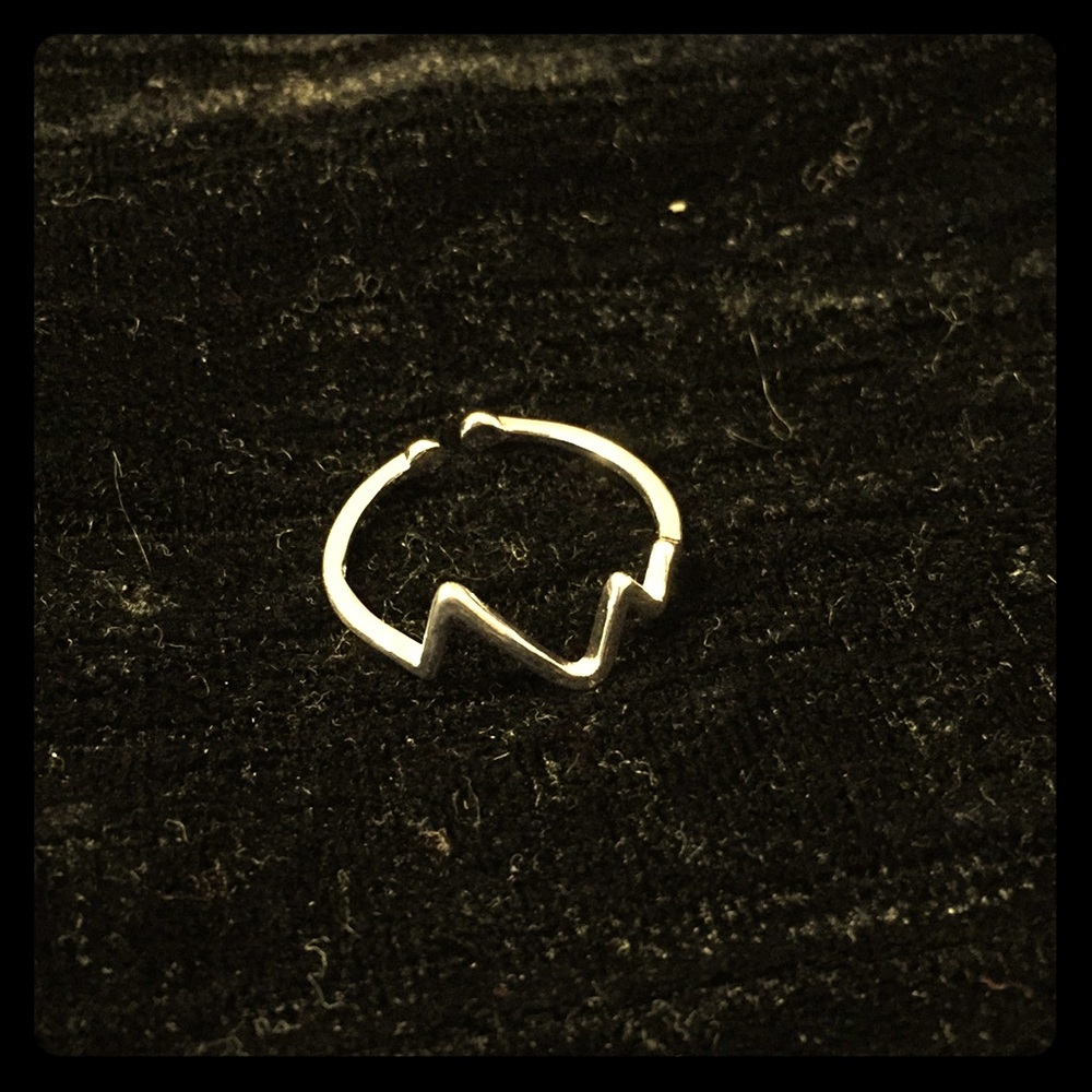 Curved/wave shape simplicity style ring